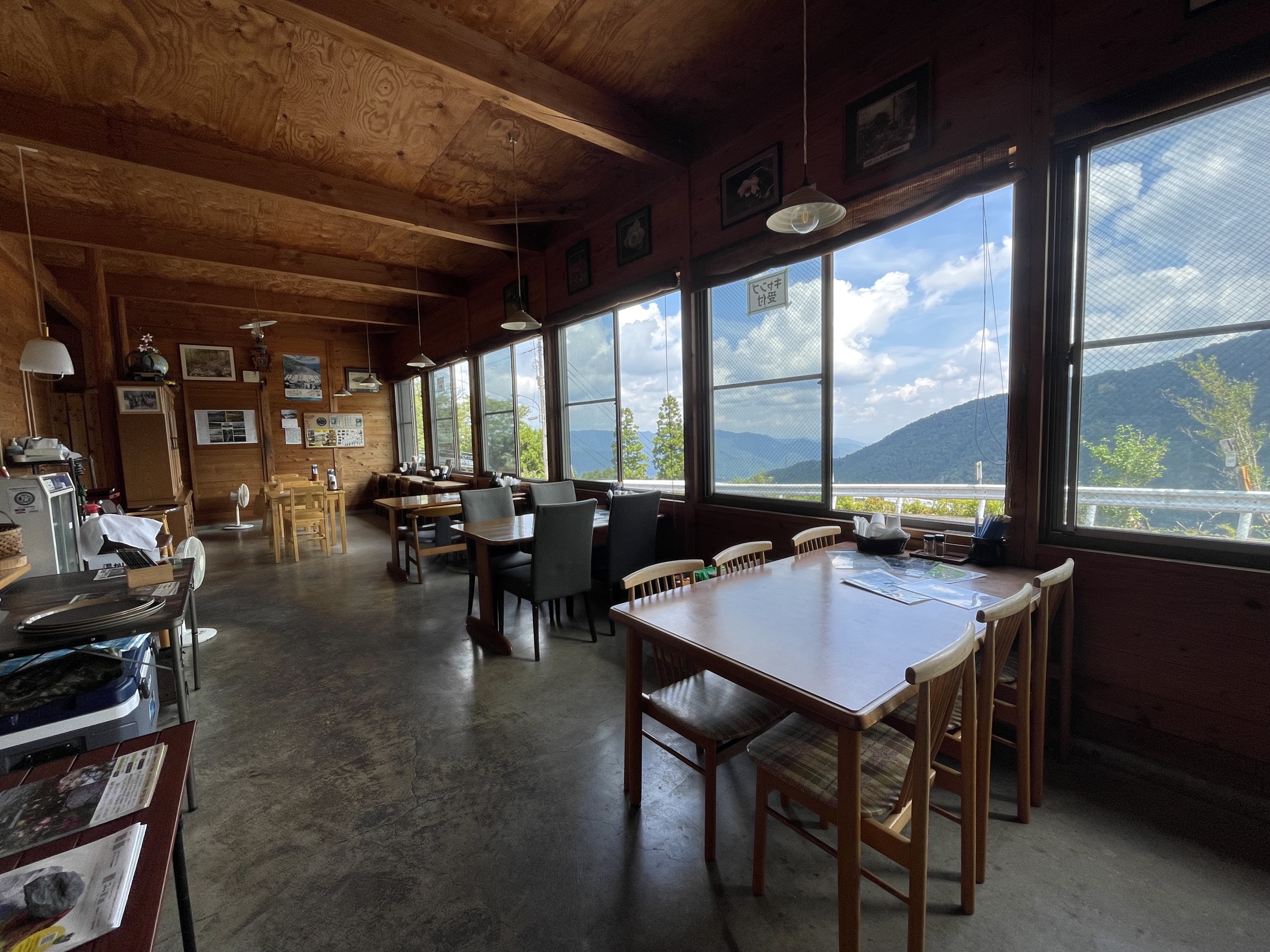 観月茶屋の店内