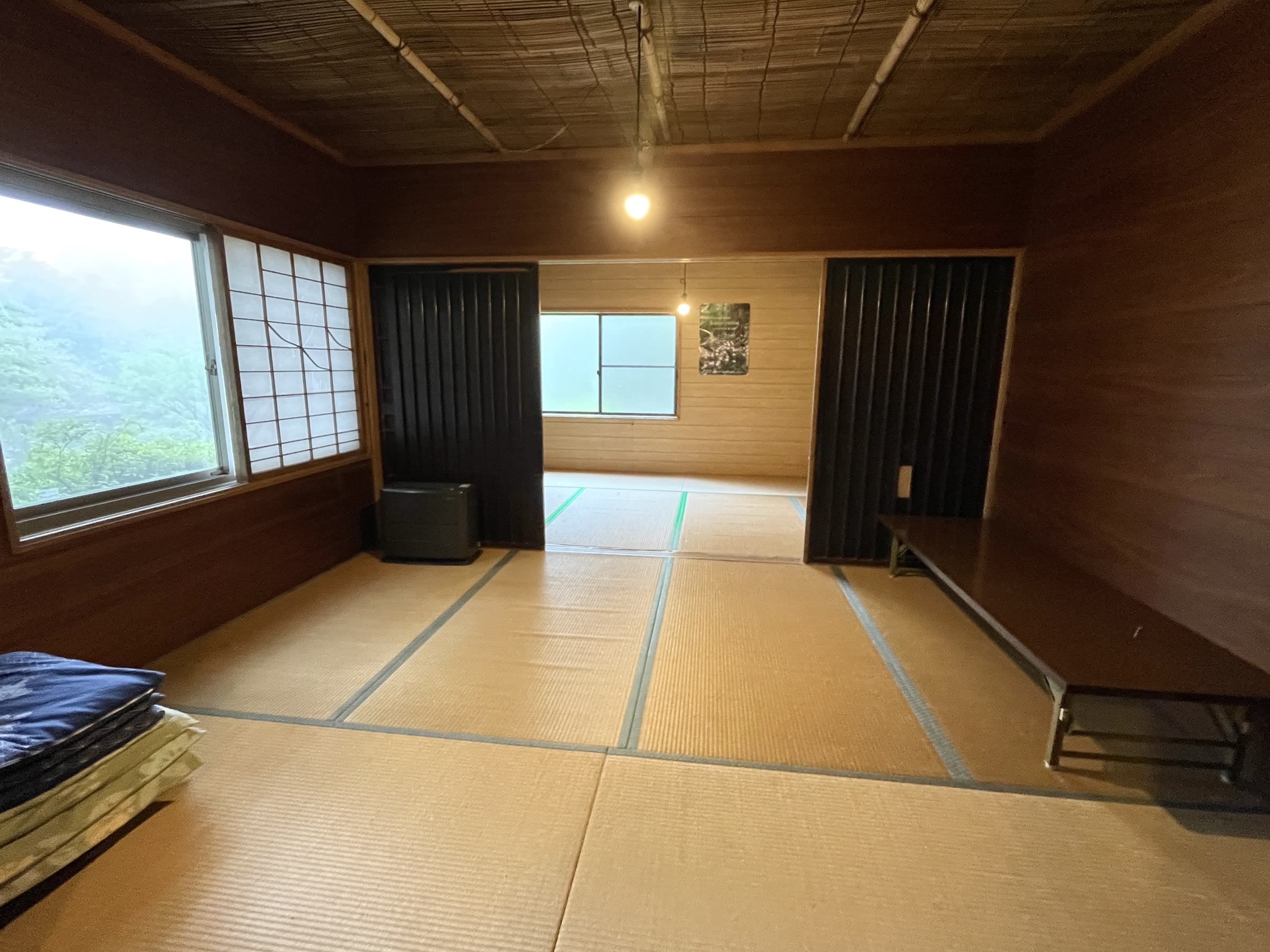 囲炉裏小屋の和室